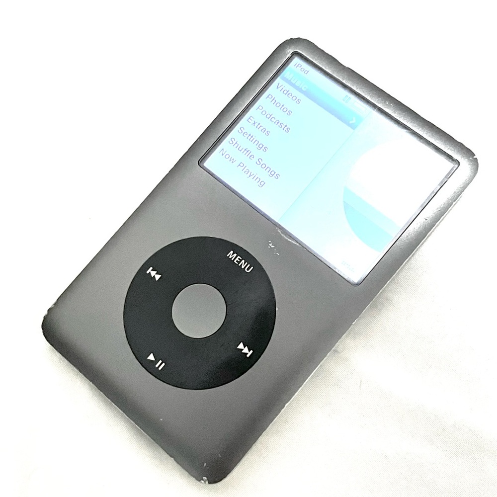 iPod Classic 7th Generation 160GB Fully Functional with Cosmetic Flaws